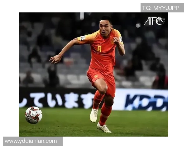 被低估的足球巨星如何在逆境中崛起赢得尊重与荣耀