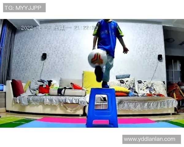 巴西小孩对足球明星的热爱与梦想交织的故事